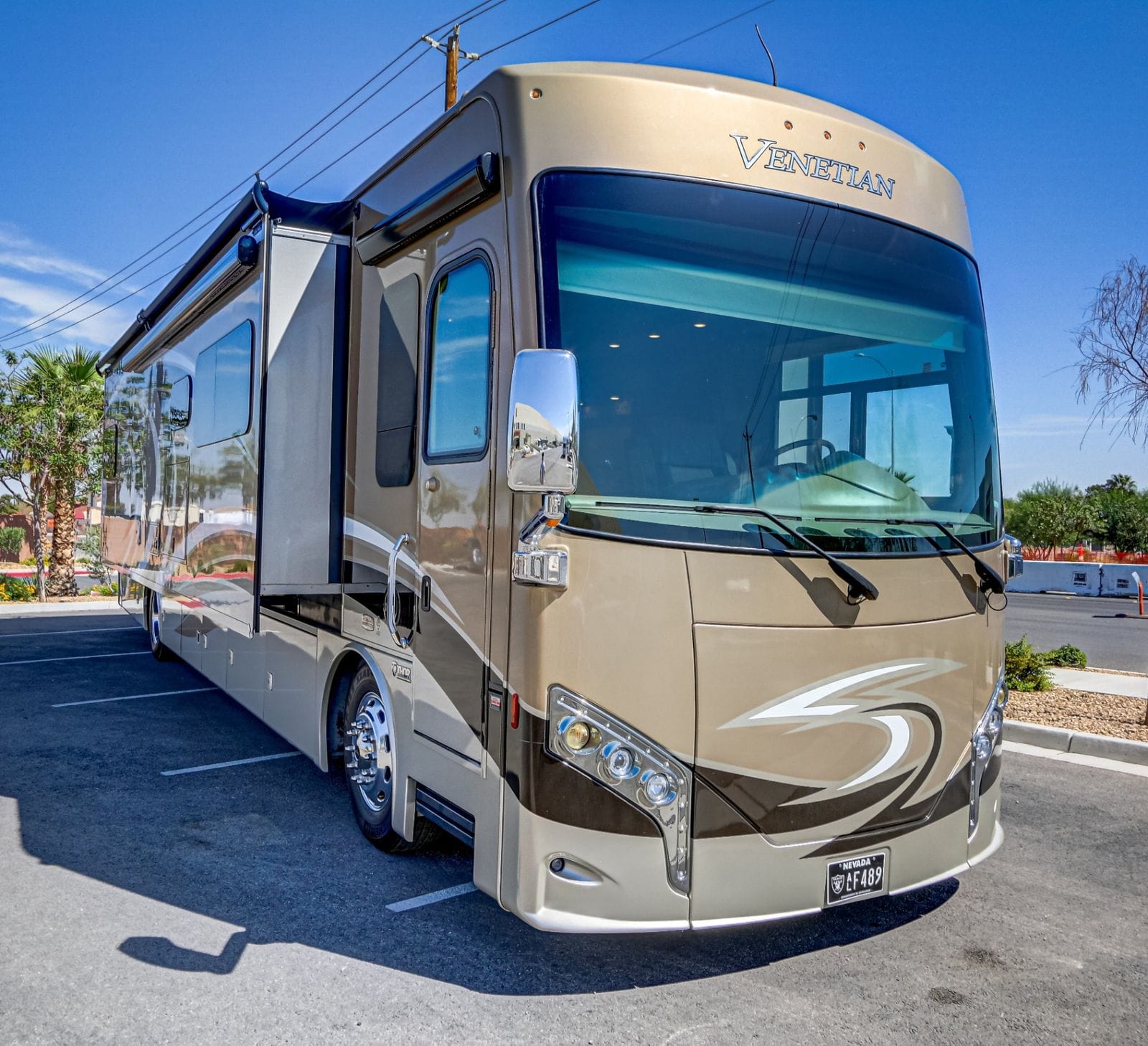 2017 THOR MOTOR COACH VENETIAN 40A