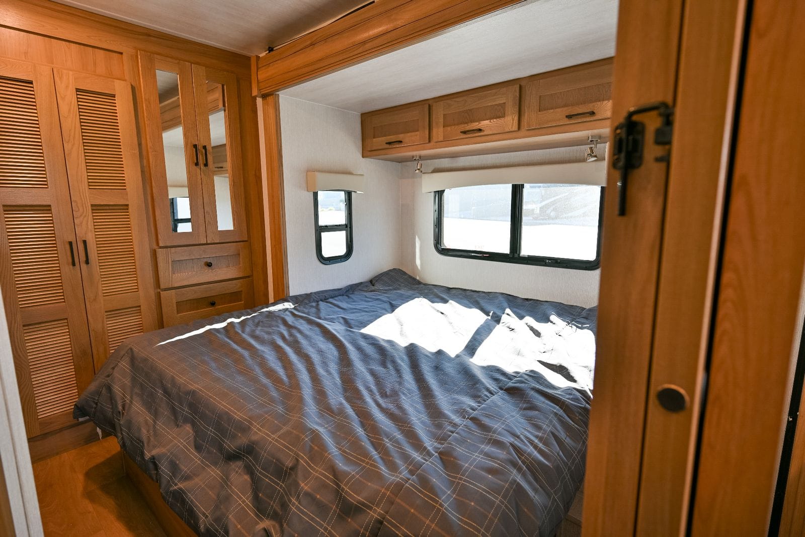 Maximus 34MX King Bed