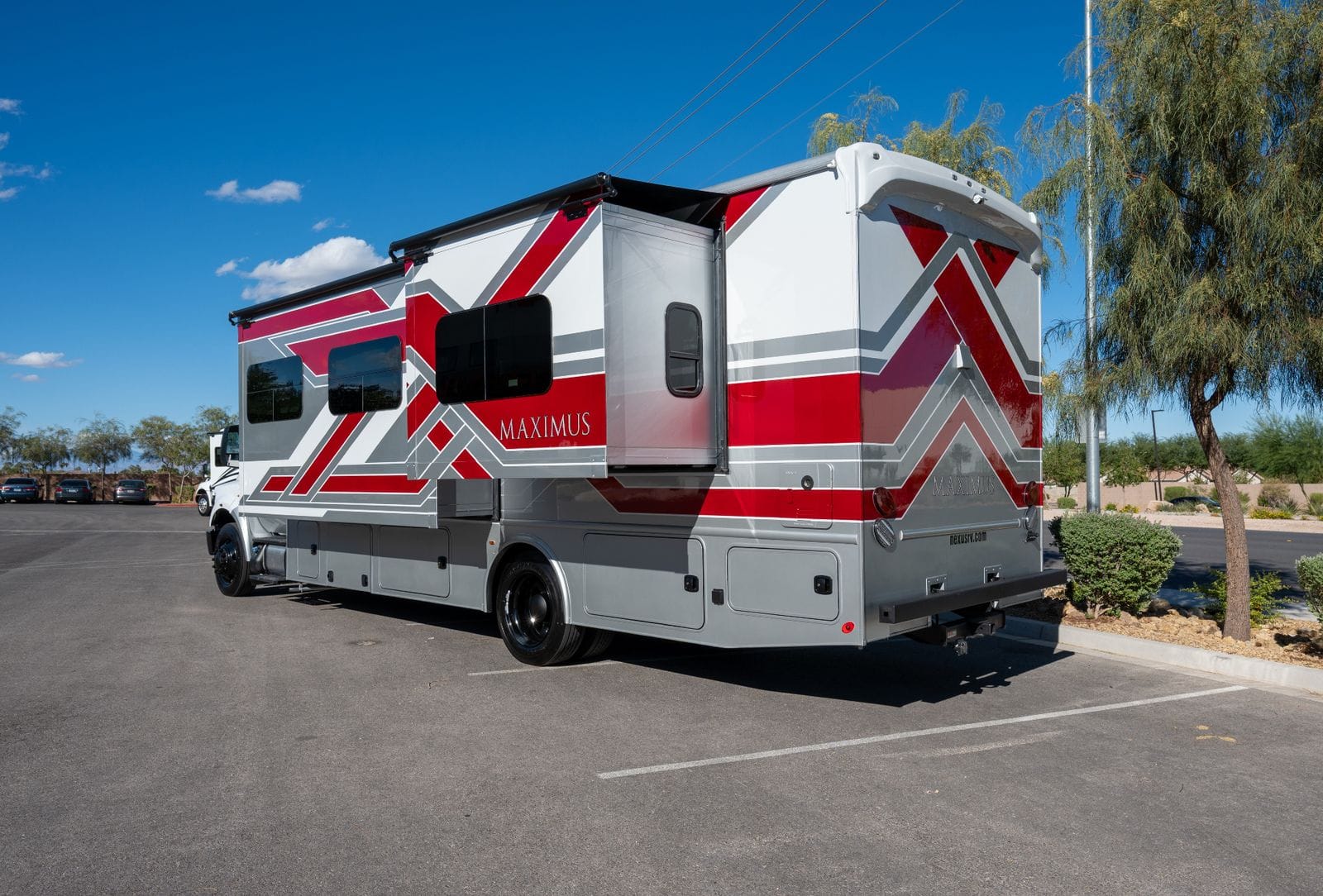 Maximus 34MX Driver Side