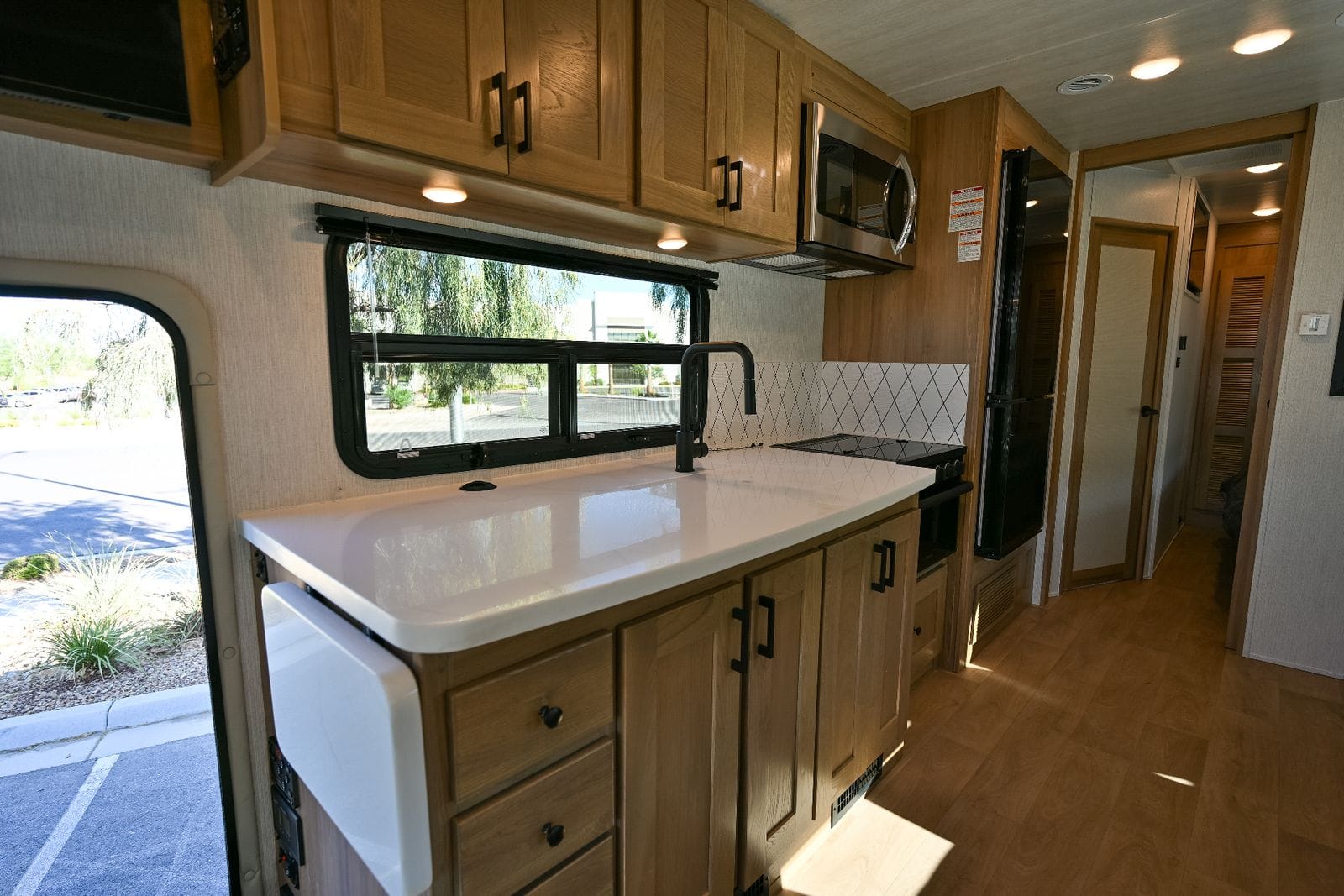 Maximus 34MX Cabinetry