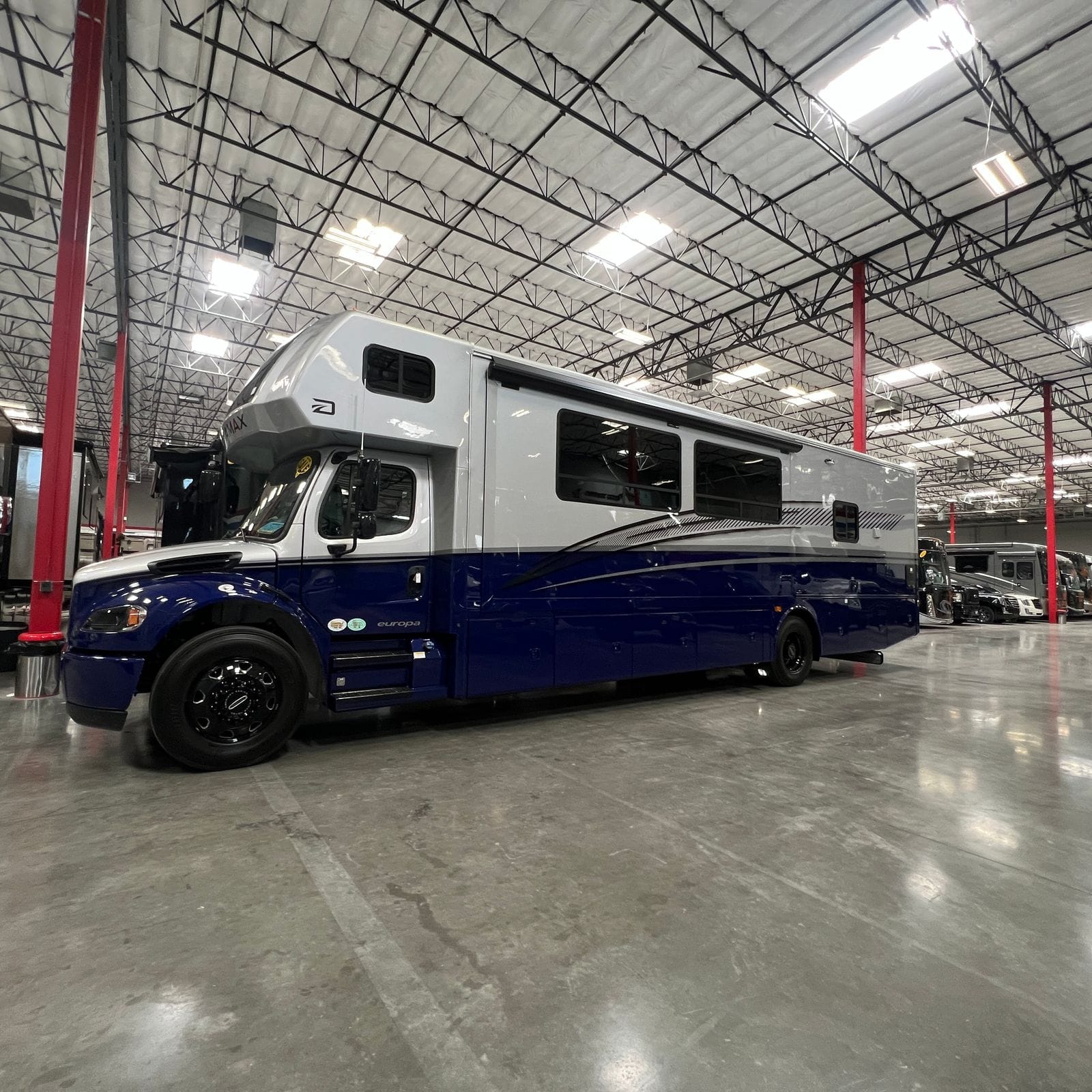 2027 DYNAMAX CORP EUROPA S 37CA (Blue, Custom Paint)