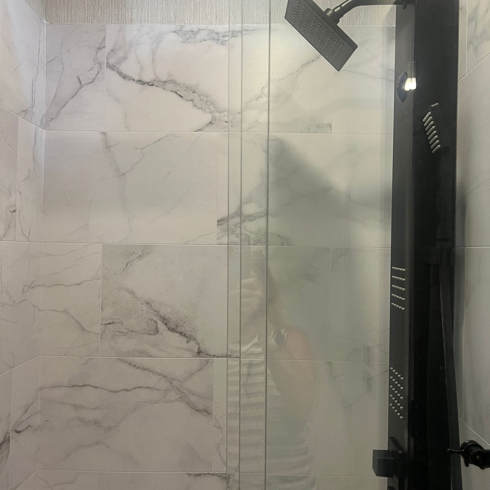 2027 Nexus Ghost 36DS shower head detail