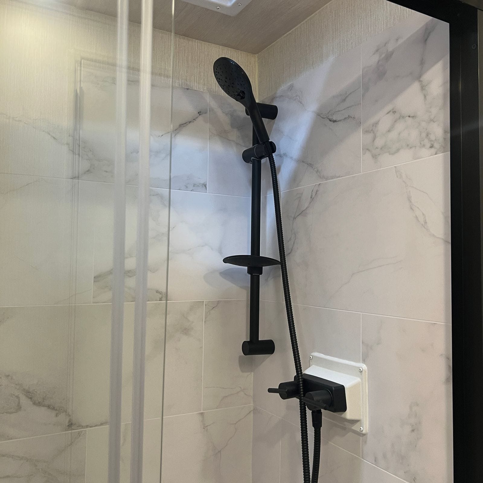 2027 Nexus Rebel 34R shower head, alternate angle