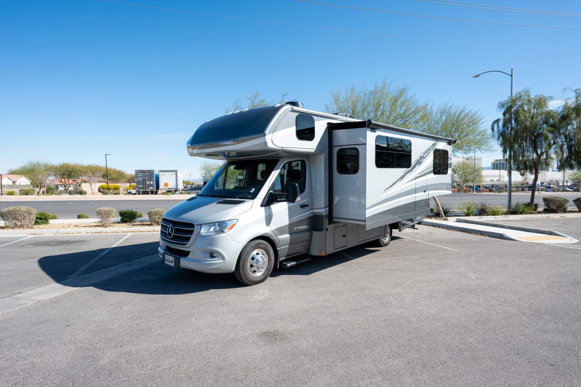 2025 Dynamax Isata 3 24FW driver side exterior