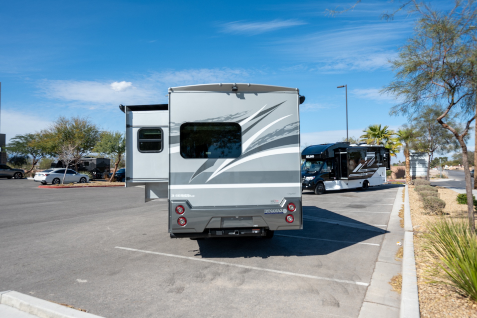 2025 Dynamax Isata 3 24FW rear angle