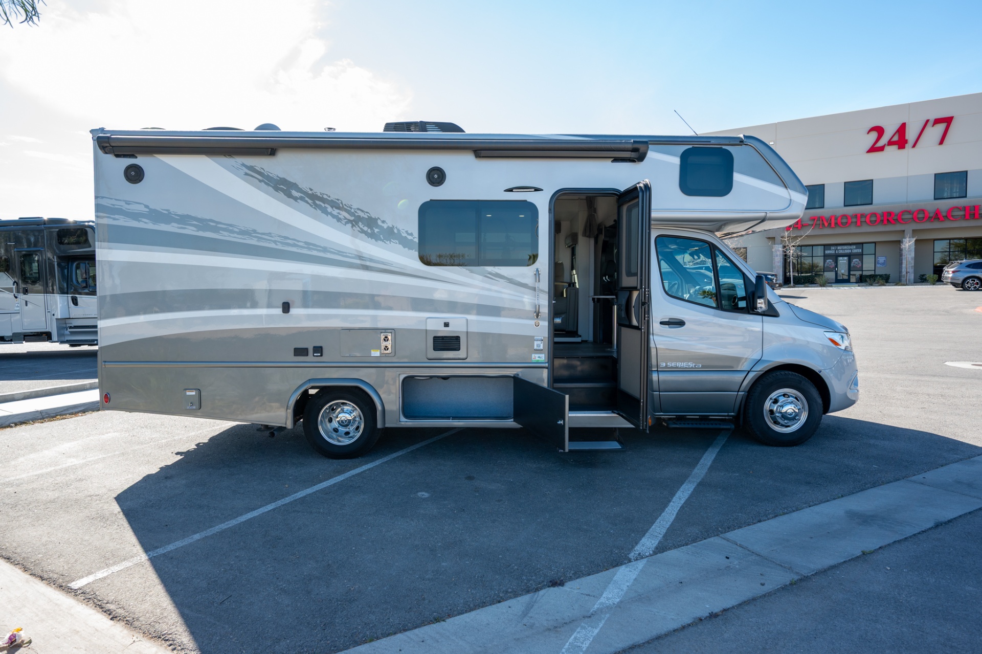 2025 Dynamax Isata 3 24FW door open side view