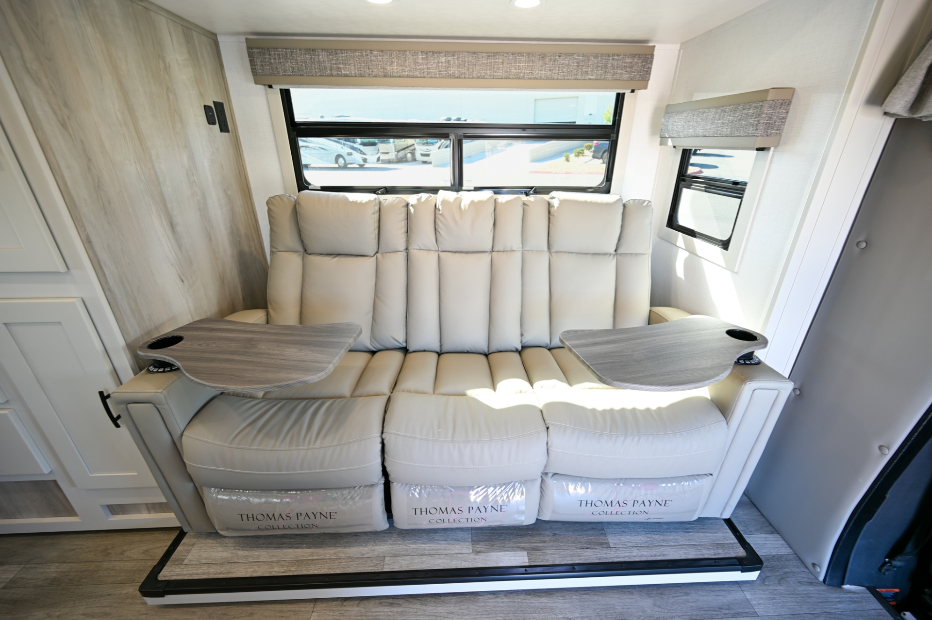 2025 Dynamax Isata 3 24FW Thomas Payne reclining sofa