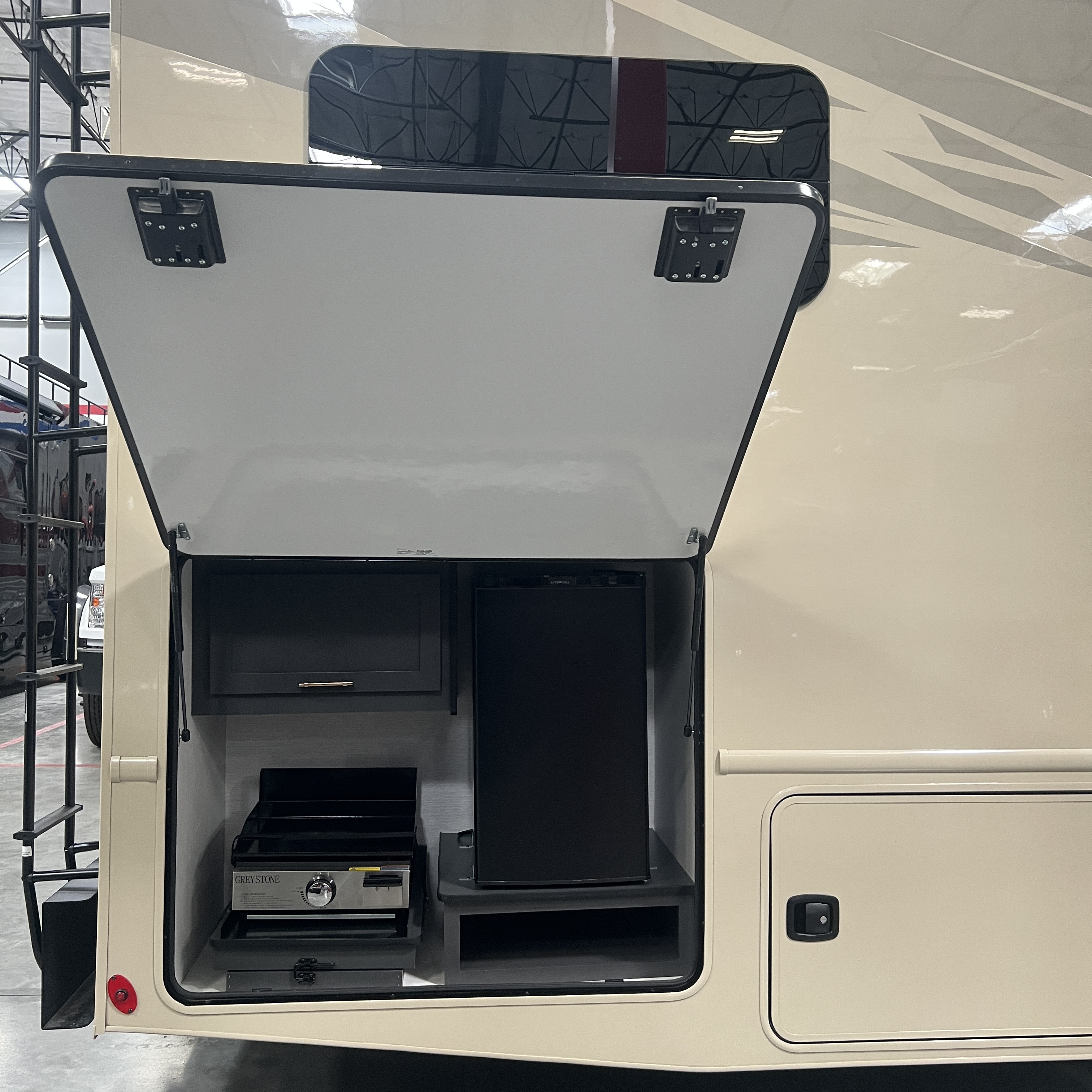 2027 Nexus Rebel Air 35R exterior detail