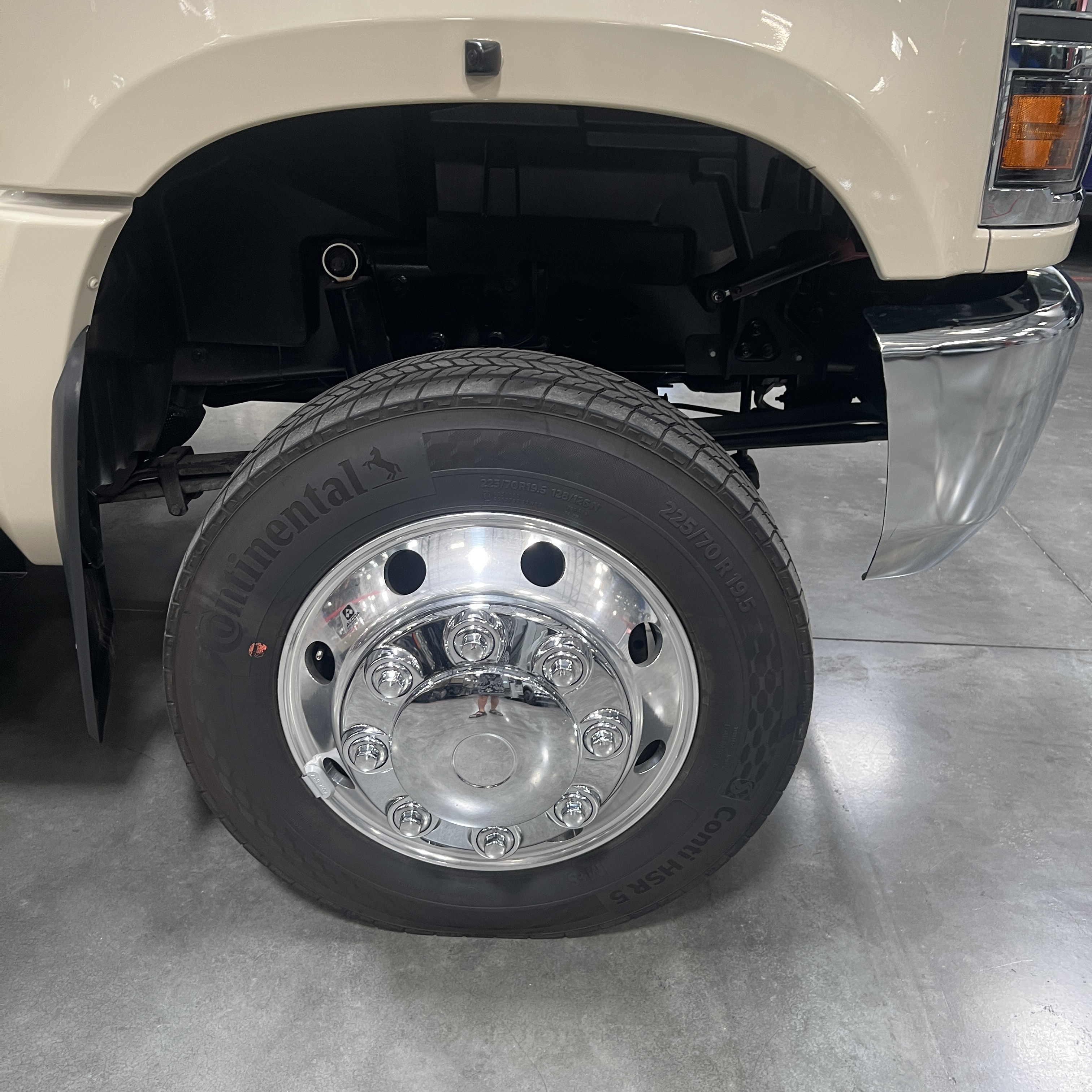 2027 Nexus Rebel Air 35R front wheel and chassis detail