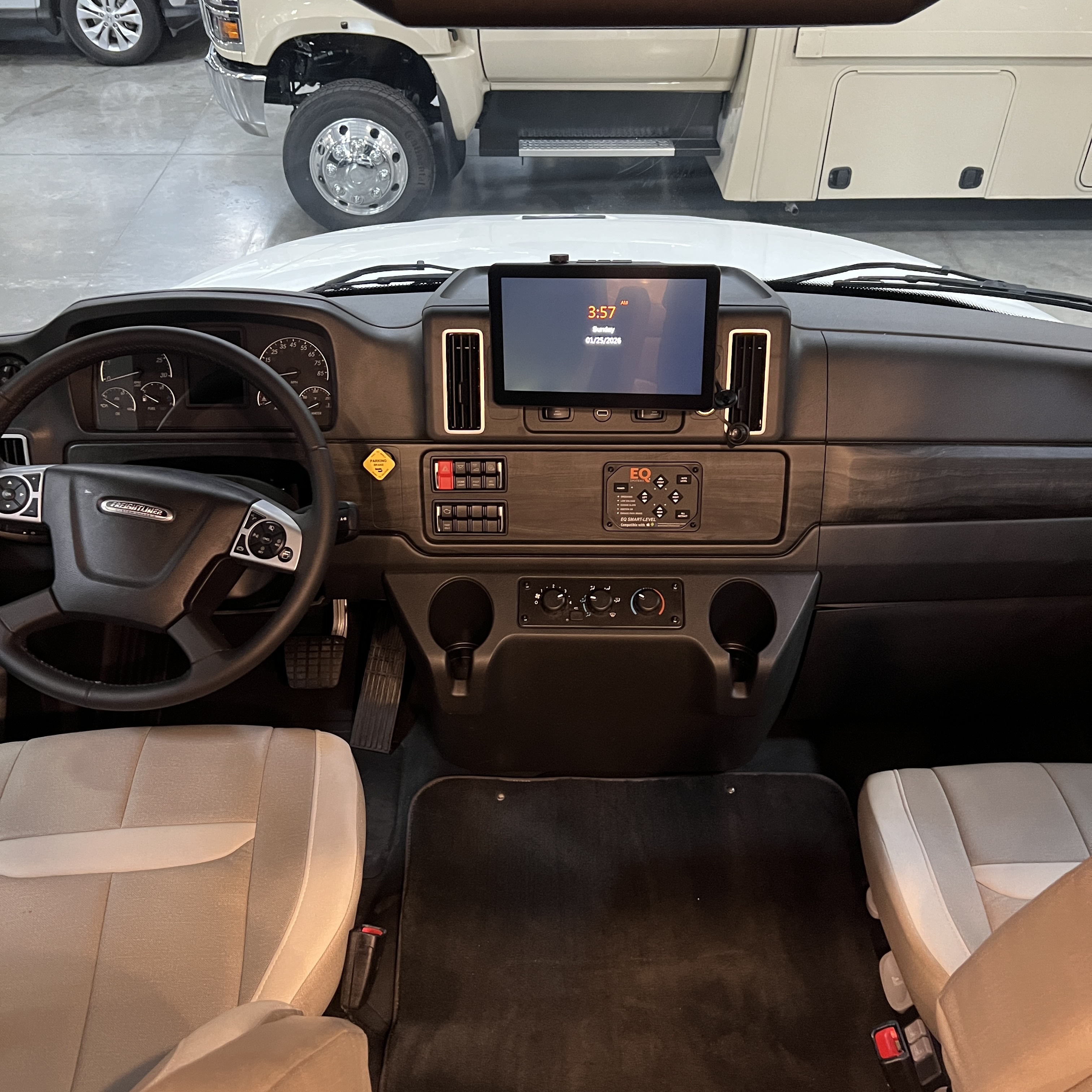 2027 Thor Pasadena SV 34XG cockpit, Freightliner dash and steering wheel