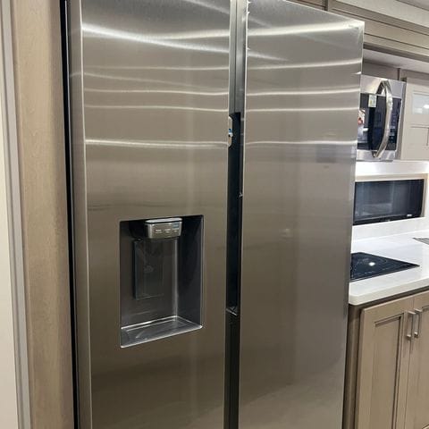 2027 Thor Pasadena SV 34XG refrigerator and microwave - thumbnail