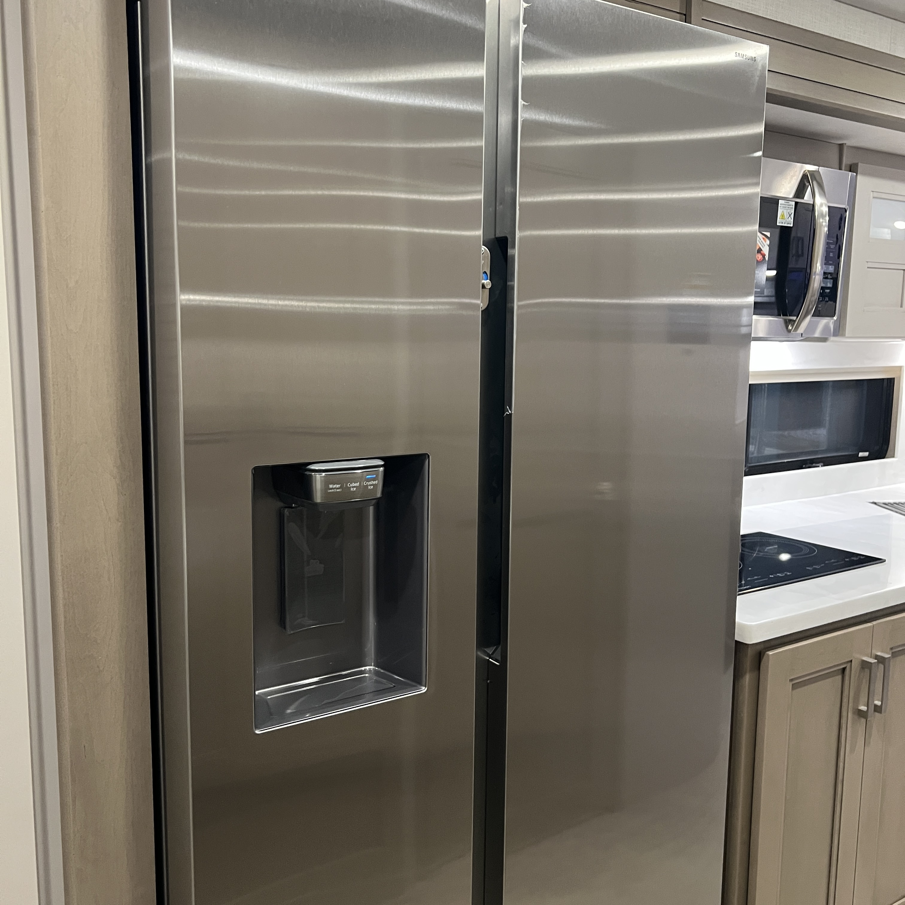 2027 Thor Pasadena SV 34XG refrigerator and microwave
