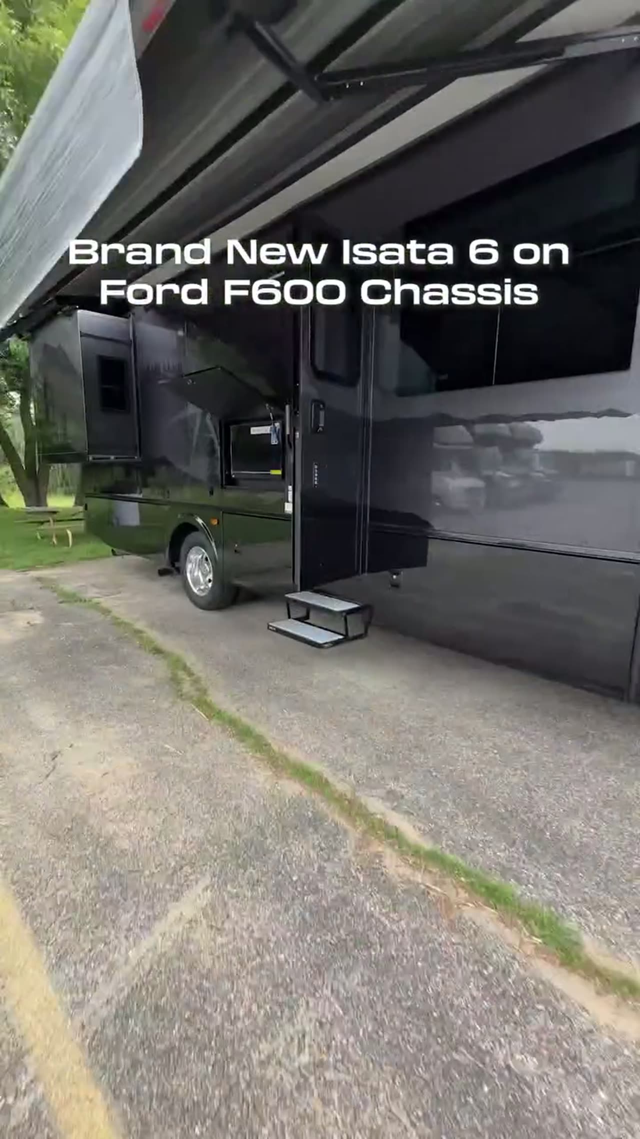 Isata 6 31KS — Ford F600 walkthrough video thumbnail