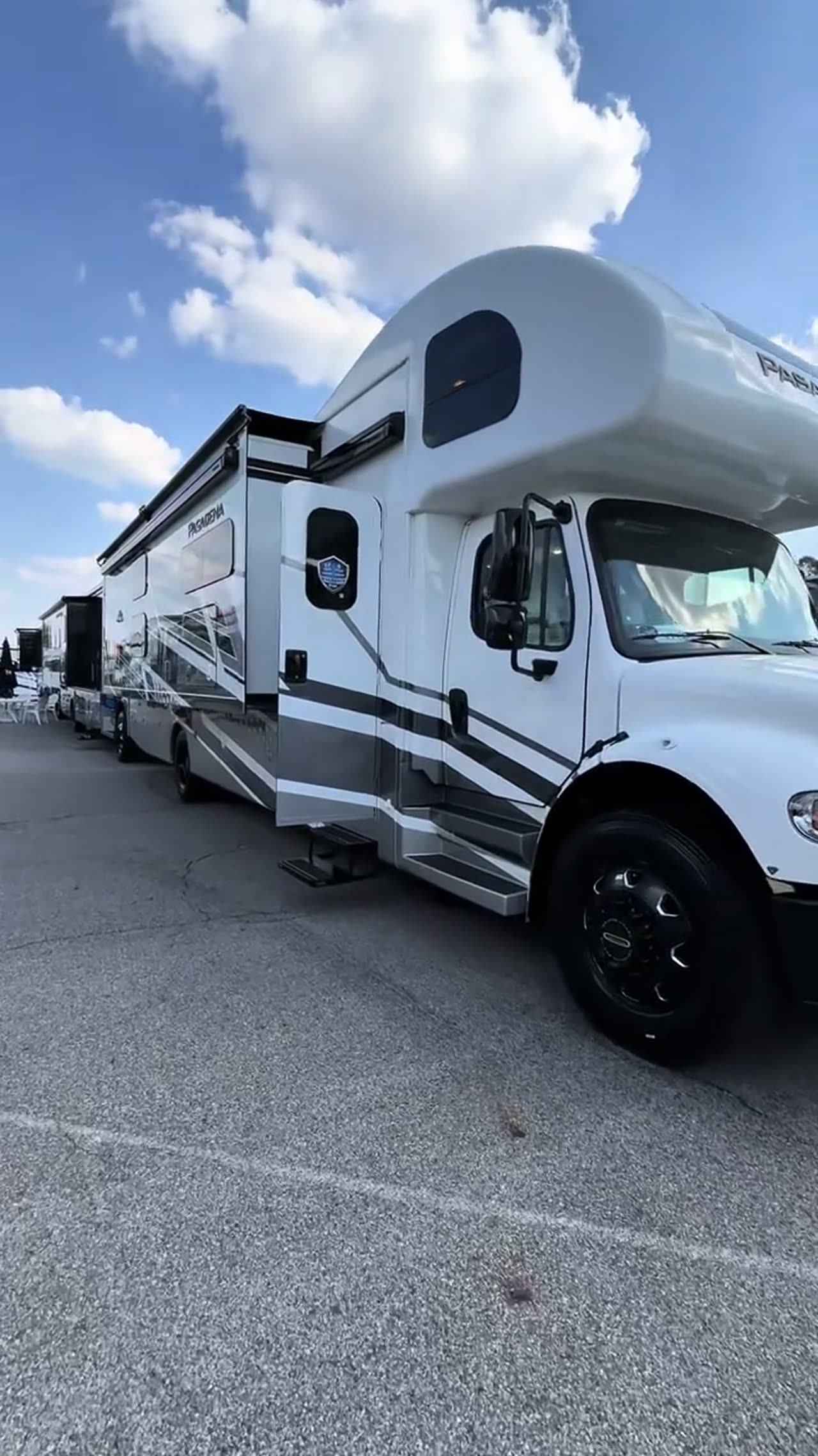 2026 Thor Pasadena 38XL Walkthrough walkthrough video thumbnail